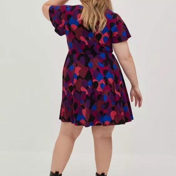 Multi Heart Flutter Mini Dress | Studio Knit V-Neck Button Front Size 2 - Picture 3 of 5